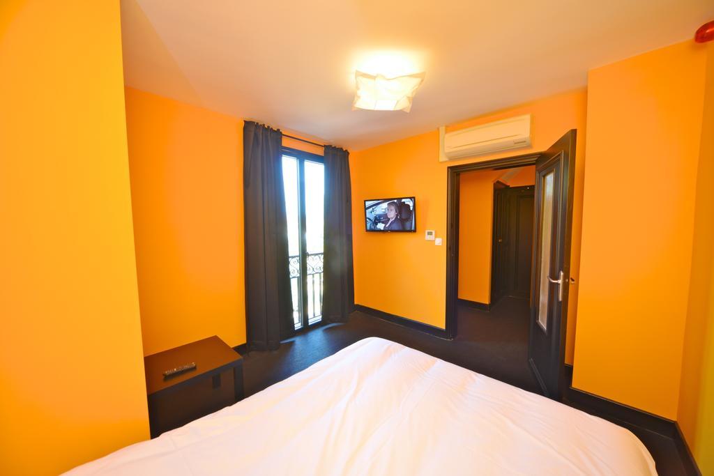 Logis - Hotel Restaurant La Mire Вьерзон Номер фото