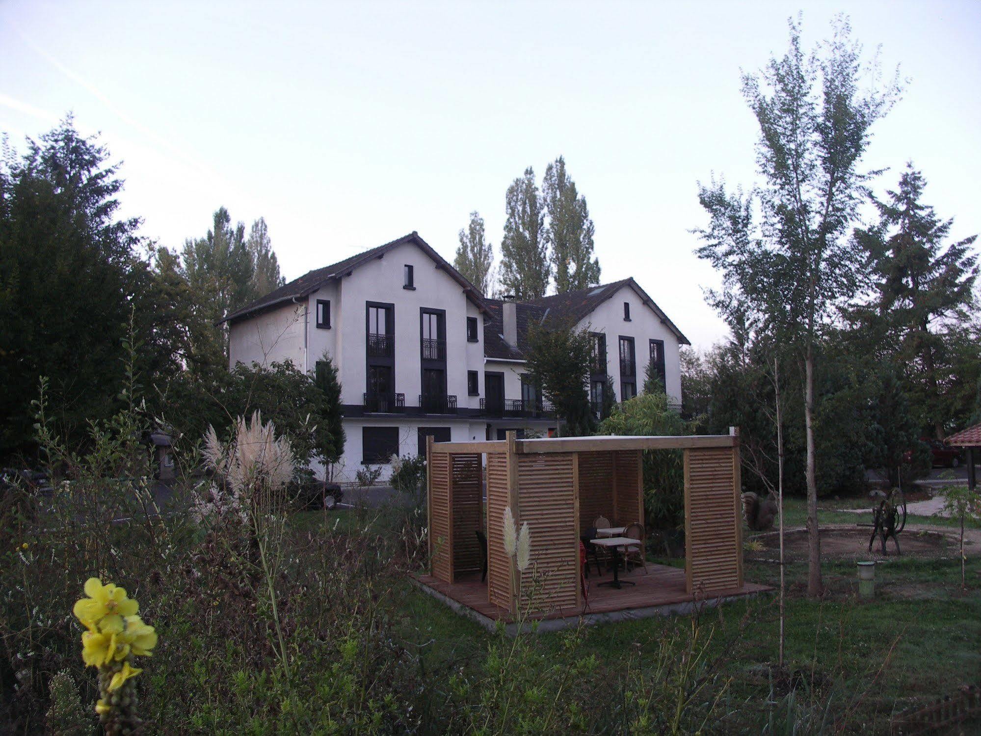 Logis - Hotel Restaurant La Mire Вьерзон Экстерьер фото